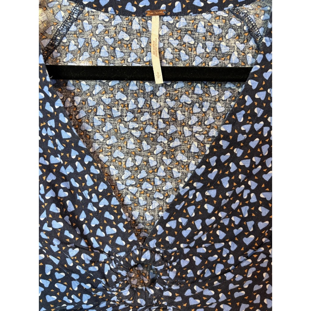 Free People Blue Heart Print Twist Front Crop Top Womens Small Linen Blend Boho - Picture 4 of 6